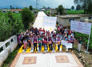Entrega Jaime Torres Marín obra prioritaria en Barrio Mesa del Picacho, Calvario del Carmen