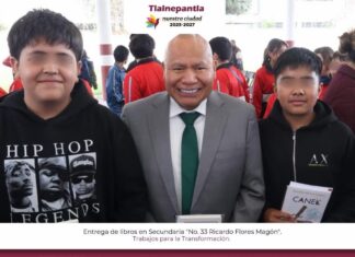 Raciel Pérez fortalece la cultura de la lectura con entrega de libros en secundaria de Tlalnepantla