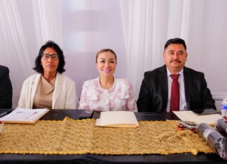 Yoselin Mendoza acompaña graduación de primaria en San Miguel Hila y refrenda su respaldo a la educación
