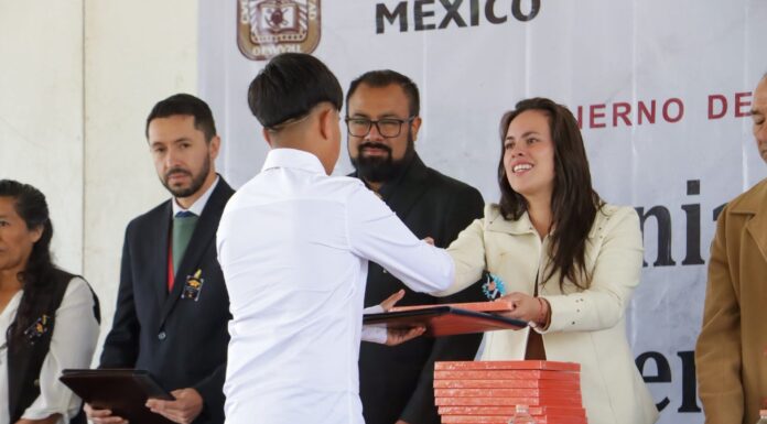 Chapa de Mota fortalece infraestructura educativa con entrega de arcotecho en Telesecundaria de Tenjay