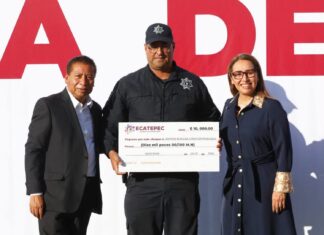 Ecatepec reconoce la labor de policías destacados con entrega de estímulos