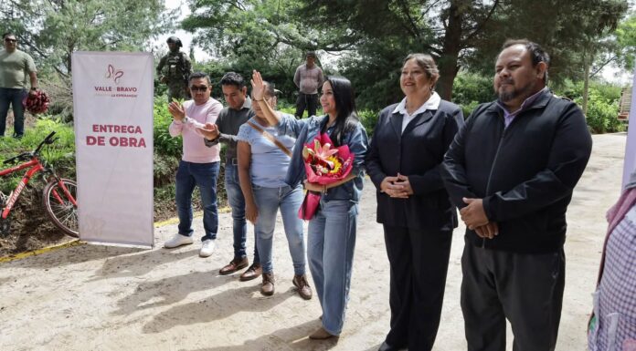 Michelle Núñez entrega obra vial en San Juan Atezcapan y fortalece la movilidad comunitaria en Valle de Bravo