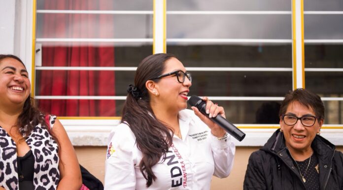 Edna Talavera inicia construcción de techumbre en primaria de San Juan la Isla para fortalecer la infraestructura educativa