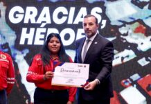 Reconocen labor heroica de Bomberos de Toluca tras sofocar incendio en bodega