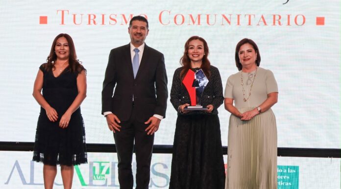 NICOLÁS ROMERO ES GALARDONADO POR IMPULSARDE MANERA EXITOSA EL TURISMO COMUNITARIO