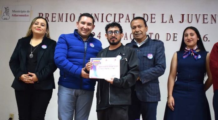 Atlacomulco reconoce el talento y compromiso de su juventud
