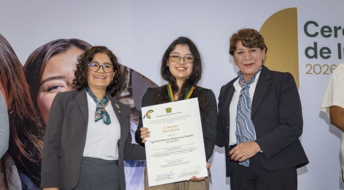 UAEMéx entrega a Delfina Gómez propuesta de Reforma a su Ley, construida con participación universitaria