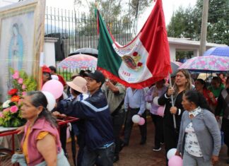 Yessika Santana acompaña a peregrinos y refrenda respaldo a las tradiciones de San Simón de Guerrero