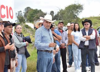 Isaías Lugo impulsa infraestructura vial con el inicio del encementado del camino principal de El Palmito