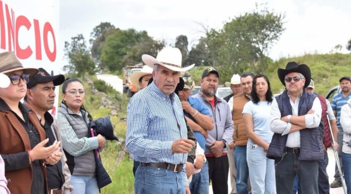 Isaías Lugo impulsa infraestructura vial con el inicio del encementado del camino principal de El Palmito