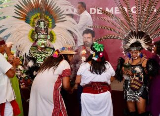 Isaac Montoya recibe bastón de mando y refrenda compromiso de servir a los pueblos de Naucalpan