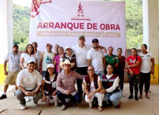 Ismael Matías cumple compromiso y arranca construcción de calle en Salitre Bramador