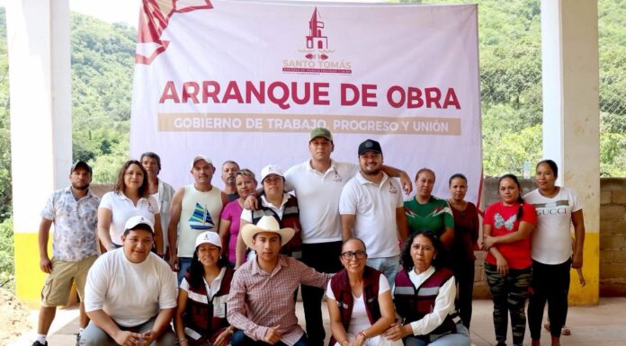 Ismael Matías cumple compromiso y arranca construcción de calle en Salitre Bramador