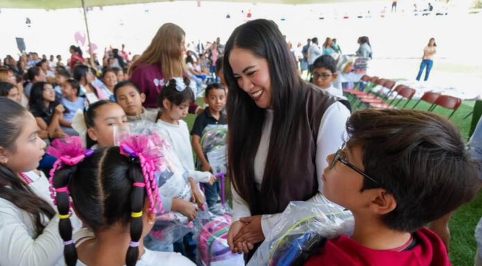 Gobierno de Zumpango entrega mil 500 mochilas para apoyar a estudiantes de educación primaria