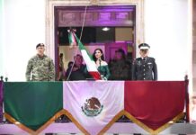 Carmen Albarrán ondea la bandera y celebra con Donato Guerra el orgullo de ser mexicanos
