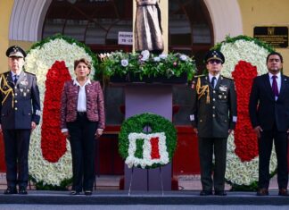 Delfina Gómez rinde homenaje a Miguel Hidalgo previo al Desfile Cívico-Militar en Toluca