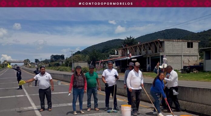 Mejoran seguridad vial en Xhinte de Lagos con trabajos de señalización