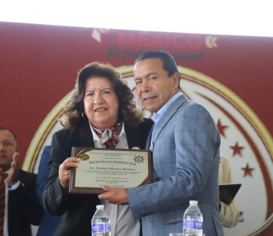 Nicolás Martínez Romero fortalece infraestructura educativa con donación de butacas en Atlacomulco