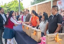 Gobierno de Malinalco reconoce el esfuerzo estudiantil con entrega de laptops