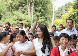 Entregan calle Huizaches en San Mateo Acatitlán con el programa Caminos con Bienestar