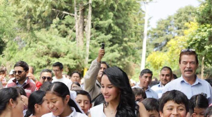 Entregan calle Huizaches en San Mateo Acatitlán con el programa Caminos con Bienestar