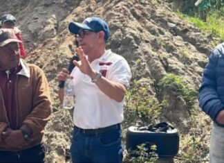 Manuel Vilchis supervisa acciones para mejorar vialidades en Loma de González