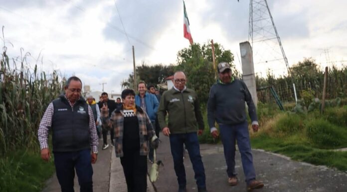Entregan obra de electrificación en San Bartolo El Viejo, Zinacantepec