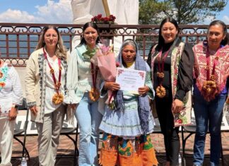Reconocen en Donato Guerra a mujeres mazahuas por preservar la identidad y tradiciones