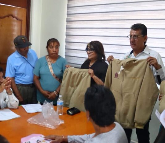 Teoloyucan fortalece el deporte comunitario con entrega de uniformes al equipo Yanihuali