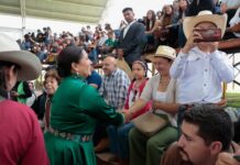 Ixtlahuaca concluye festejos patrios con charreada, carrera de cintas y acto cívico