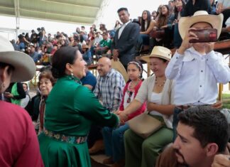 Ixtlahuaca concluye festejos patrios con charreada, carrera de cintas y acto cívico