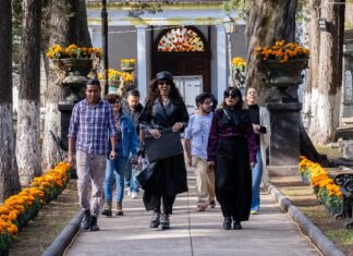 Morras Malditas llevan el terror al Panteón General La Soledad durante el Festival Alfeñique 2026