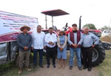 Nazario Gutiérrez respalda al campo de Texcoco con entrega de tractores a productores