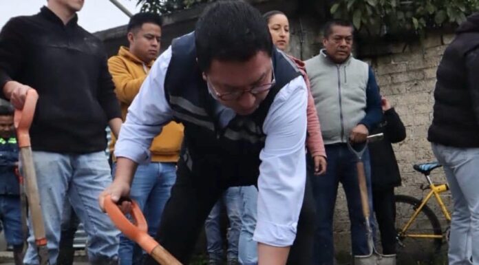 Miguel Ángel Ramírez Ponce cumple con pavimentación de la calle Carmen Serdán en Lerma