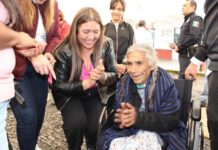 Yessika Santana acerca servicios de salud y asistencia social a las familias de San Simón de Guerrero
