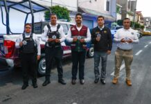 Nezahualcóyotl acerca números de emergencia a vecinos mediante imanes por cuadrante