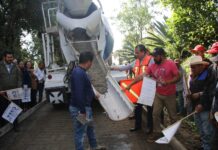 Inician trabajos de pavimentación en camino que conecta comunidades de Coatepec Harinas y Villa Guerrero