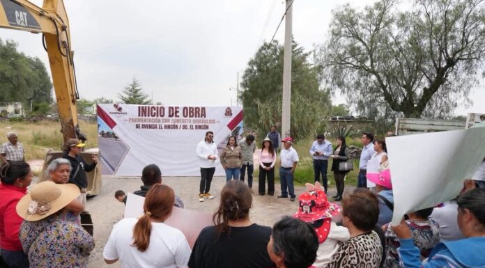 Roselia García inicia pavimentación con concreto hidráulico en Avenida del Rincón