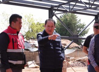 Supervisa Mario Santana avances del nuevo Auditorio Municipal de Villa Victoria
