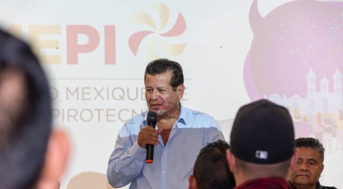 Capacitan a autoridades y pirotécnicos de Otumba para prevenir accidentes durante festividades