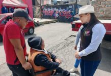 Ivette Topete supervisa entrega de cemento para mejorar panteón delegacional de Zentlalpan