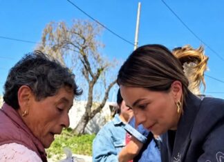 Saray Benítez entrega obras de agua potable y electrificación en Tecuanapa, Mexicaltzingo