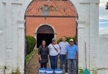 San Simón de Guerrero entrega pintura para mejorar espacios de Mina de Agua