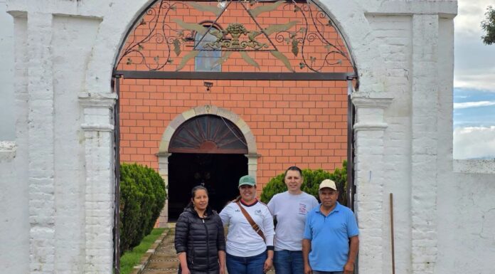 San Simón de Guerrero entrega pintura para mejorar espacios de Mina de Agua
