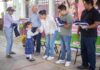Malinalco entrega uniformes escolares a estudiantes de Santa María Xoquiac